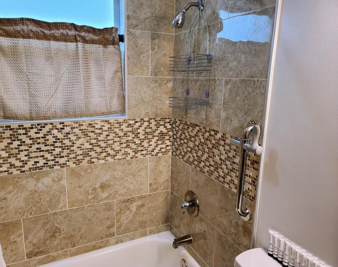 Stylish Suite Tampa Minutes To Hard Rock Casino Mango Exterior foto